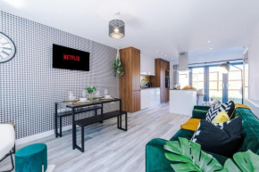 Rest&Recharge at Waterway House (4 Bedrooms, 7 Beds, 2 Bathrooms, Free parking)